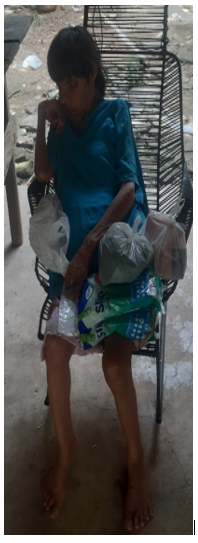 ESTA JOVENCITA NECESITA PAÑALES TALLA M. APOYALA.